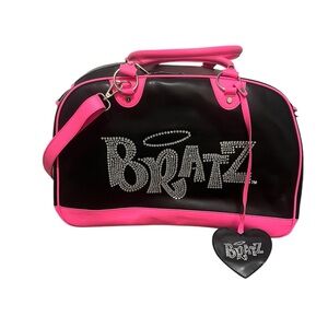 Dolls Kill × Bratz Sparkle Addict
Rhinestone Dog Carried Bag Black
Pink Y2K